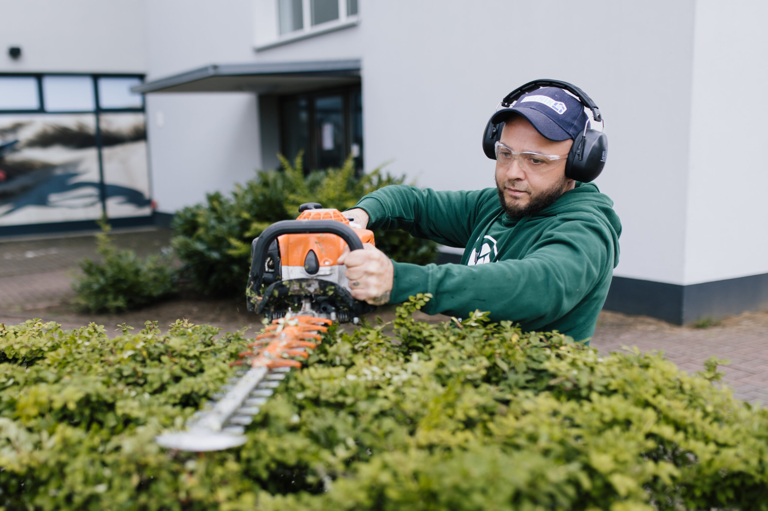 Grünanlagenpflege in Essen durch DOLNIK Gebäudeservice