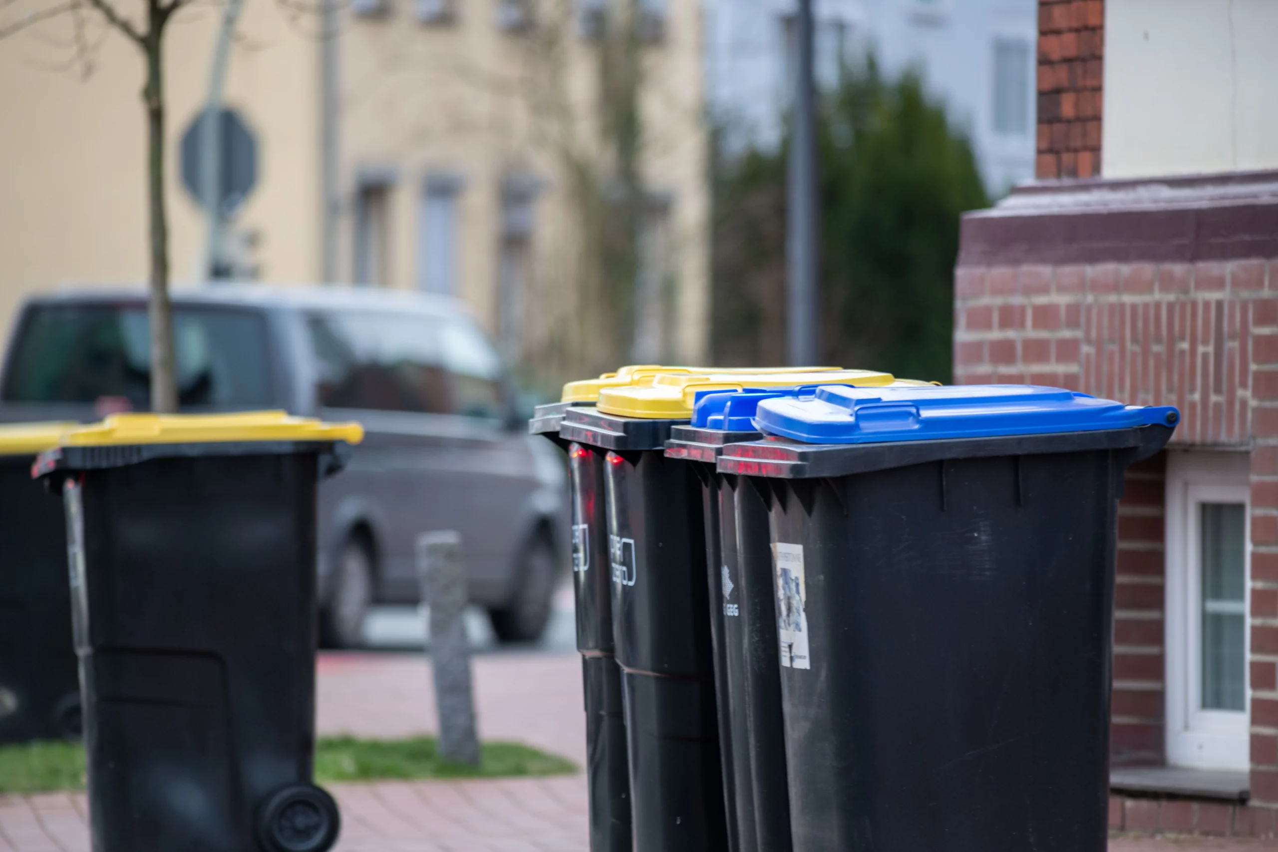Mülldienst durch die DOLNIK Gebäudeservice GmbH